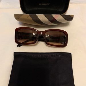 Authentic Burberry sunglasses with case and lens cloth
